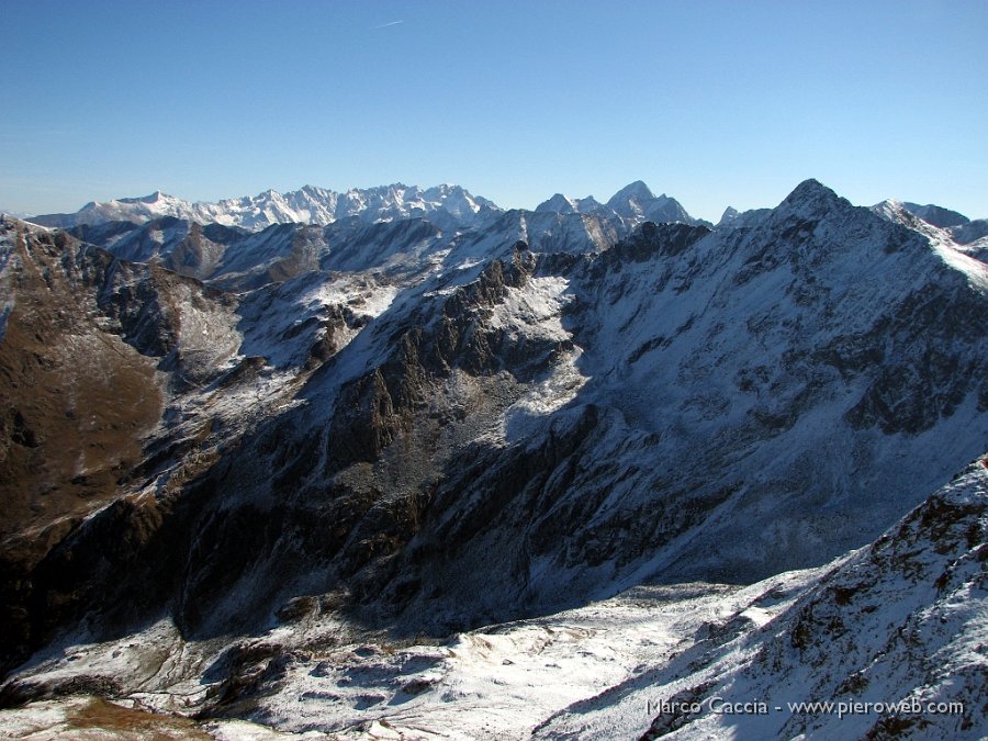 07_Dal m.te Toro vista verso il tetto delle Orobie.jpg